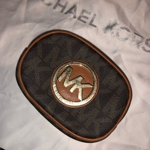Micheal Kors Cosmetic bag, CHEAP!